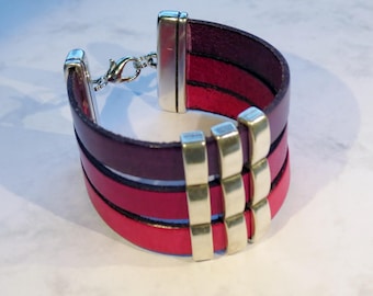 Leather and silver metal Cuff Bracelet.