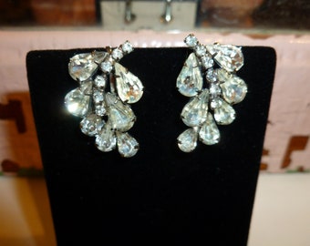 Lovely Vintage Clear Rhinestone Clip On Earrings 1950's