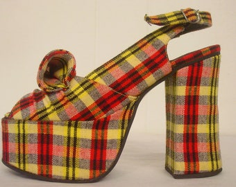 Vintage shoes, plaid shoes, platform shoes, 1960s shoes, high heels, plaid platforms, size 5