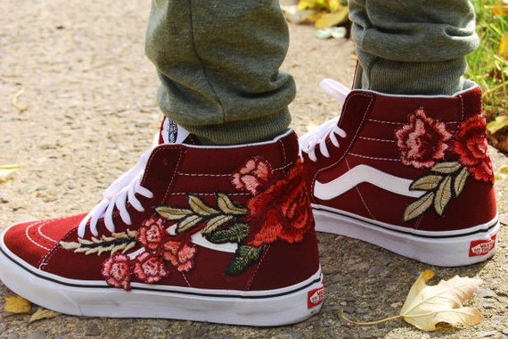 vans met geborduurde rozen vans met geborduurde rozen