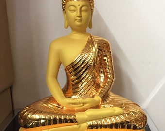 Gold Thai Buddha Statue
