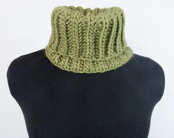 Chunky Hand Knit Cowl - Brioche Knit Neckwarmer in Moss Green - Item 1288