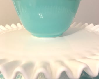 Pyrex Turquoise 401 Mixing Bowl / 1.5 Pint