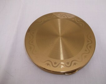 Vintage Wadsworth Compact Gold Toned with Tulip Design