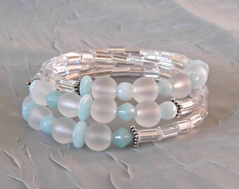 Blue White Memory Wire Bracelet, Blue Glass Cuff Bracelet, Blue Stacked Bracelet, Blue Coil Bracelet, Blue Wrap Bracelet, Beaded Memory Wire