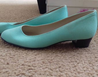 Kitten Heels (size 8)