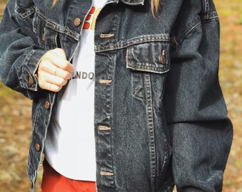 Vintage Black Levis Denim Jean Trucker Jacket / Size Medium