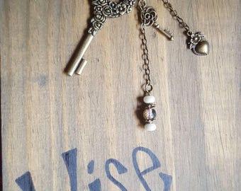 Skeleton key dangle keychain flowers