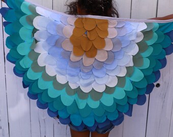 Bird ow owl wings in blues and aquas