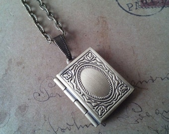Book-Medallion chain No.. 2 ~ bronze ~.
