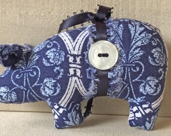 farm decor - pig ornaments - handmade ornaments - pig decor - animal ornaments - Christmas ornaments - tree ornaments - pigs - novelty ornie