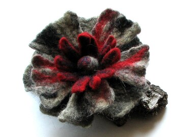 Mothersday gift - Felted Flower Brooch - Flower Pin - Boho - Gifts Ideas - Felt Brooch