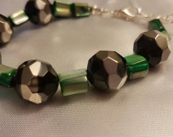 Green black mother of pearl bracelet