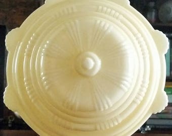 Gorgeous Cream Art Deco Shade