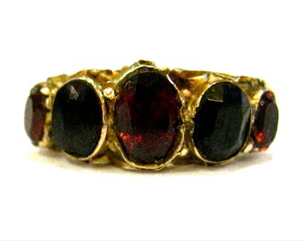 9K Gold & Garnet Victorian Ring - X3074