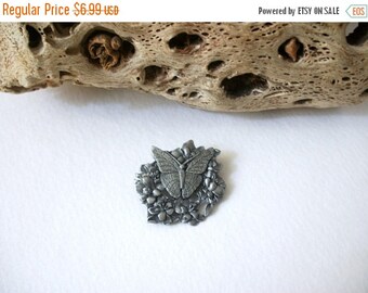 ON SALE Vintage Birds & Blooms 1998 Limited Edition Pin 82116