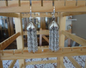 Vintage Sarah Coventry Silver Tone Chain Tassel Earrings w/ Pierced Lever Back Wires, Retro Designer Earrings
