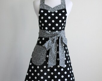 Instant Download Sewing Pattern - Sweetheart Apron PDF Pattern Women's Full and Half - The SWEET and SASSY #101