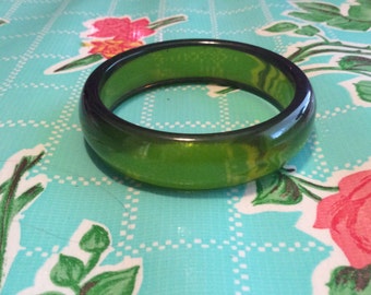 Vintage green lucite bracelet