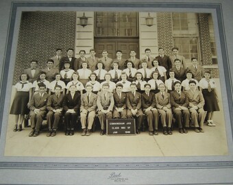 SALE 22.00 Large vintage photo school picture 1940 Brooklyn New York black and white