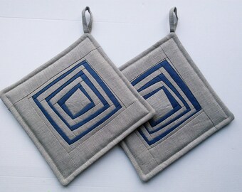 Gray Blue Quilted Pot Holders Set Of 2 Quilted Potholders Natural Linen Padded Potholders Patchwork Potholders Ktchen craft Linen