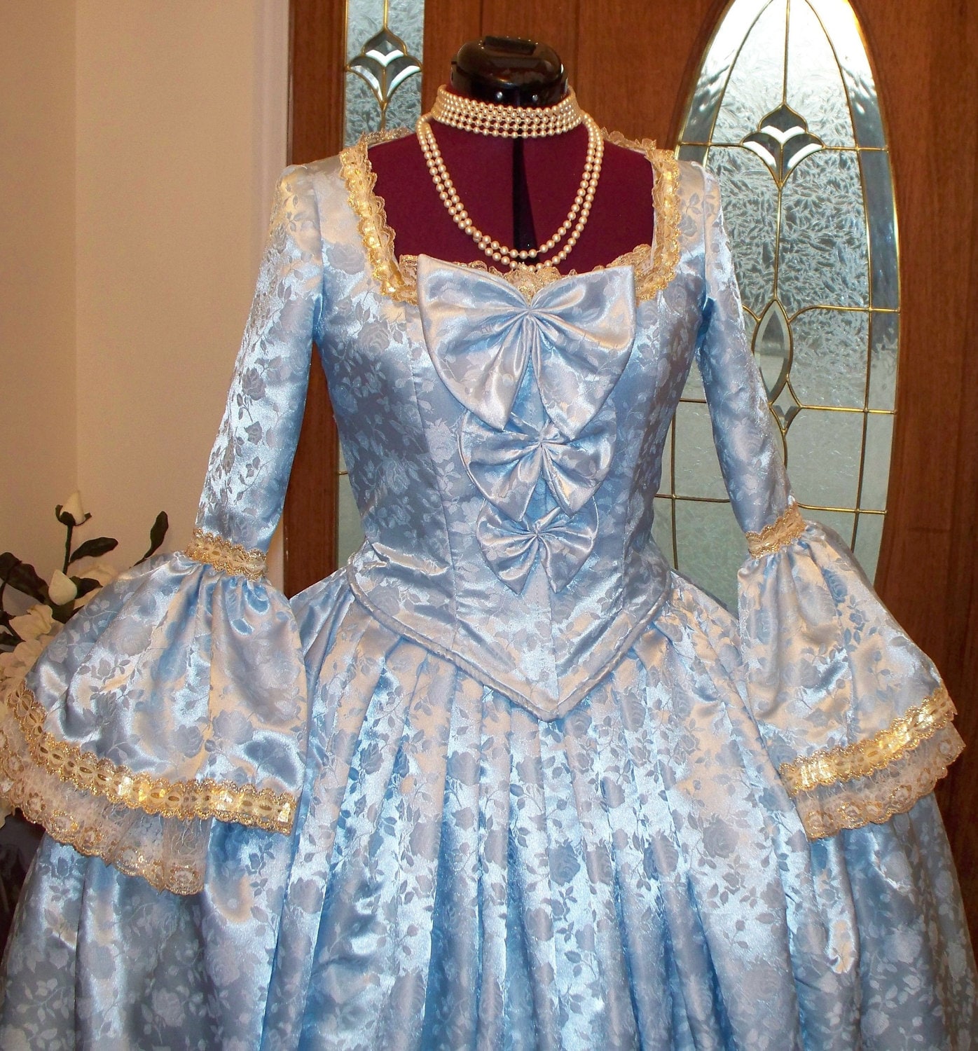 marie-antoinette-dress-marie-antoinette-costume-marie-antoinette-gown