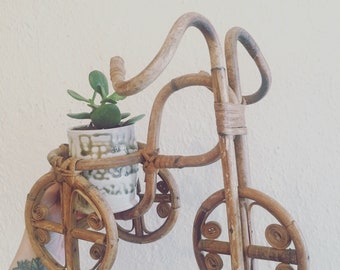 Vintage Rattan Bike Planter / Vintage Boho Bike Planter / Vintage Bicycle Planter