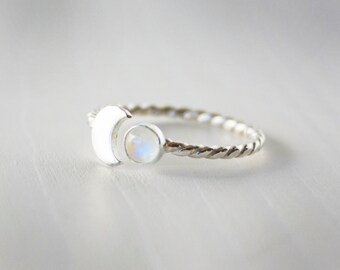 Rainbow moonstone and crescent moon ring. Sterling silver moonstone ring. Twist band crescent ring with rainbow moonstone. RTS SRS04