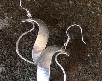 Shell shaped silver earrings