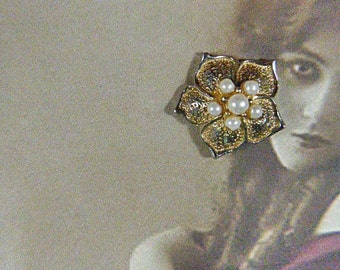 Vintage Gold Flower and Pearl Clip Earrings - V-EAR-550