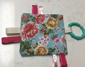 Fleur crinkle taggie sensory baby toy with Replay link