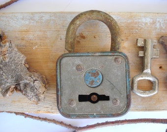 Antique padlock with a skeleton key/Old rusty padlock/Cottage chick/ Collectible Rustic home decor/ Vintage Working Lock