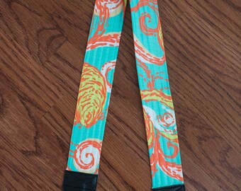 CAMERA STRAP in Lilly Pulitzer 2016 Pearl & Swirl