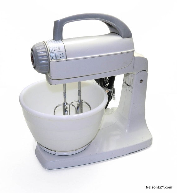 General Electric Mixer Model 133M9 White