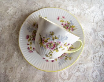 Vinatge Queen cup Rosina cup Yellow cup Daughter gift Rosina china Queen china Delicate cup saucer Baby shower gift for mother Tea party cup