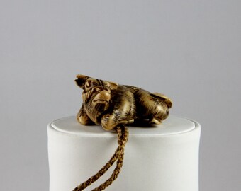 Antique netsuke Nice carving of resting bull , used piece Resting bull netsuke