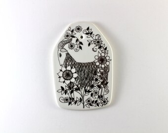 Figgjo Flint - Zodiac Capricornus plaque - Designed by Turi Gramstad Oliver - Made in Norway.