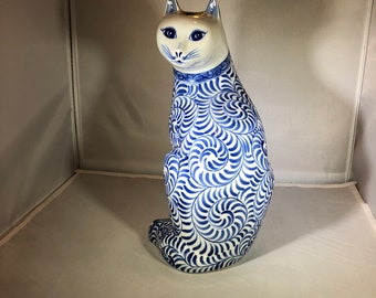 Vintage-Cat-Statue-Feline-Figurine-Blue-White-Home Decor-Ceramic