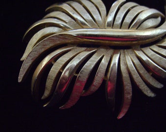 Vintage Trifari Brooch Flare Flower
