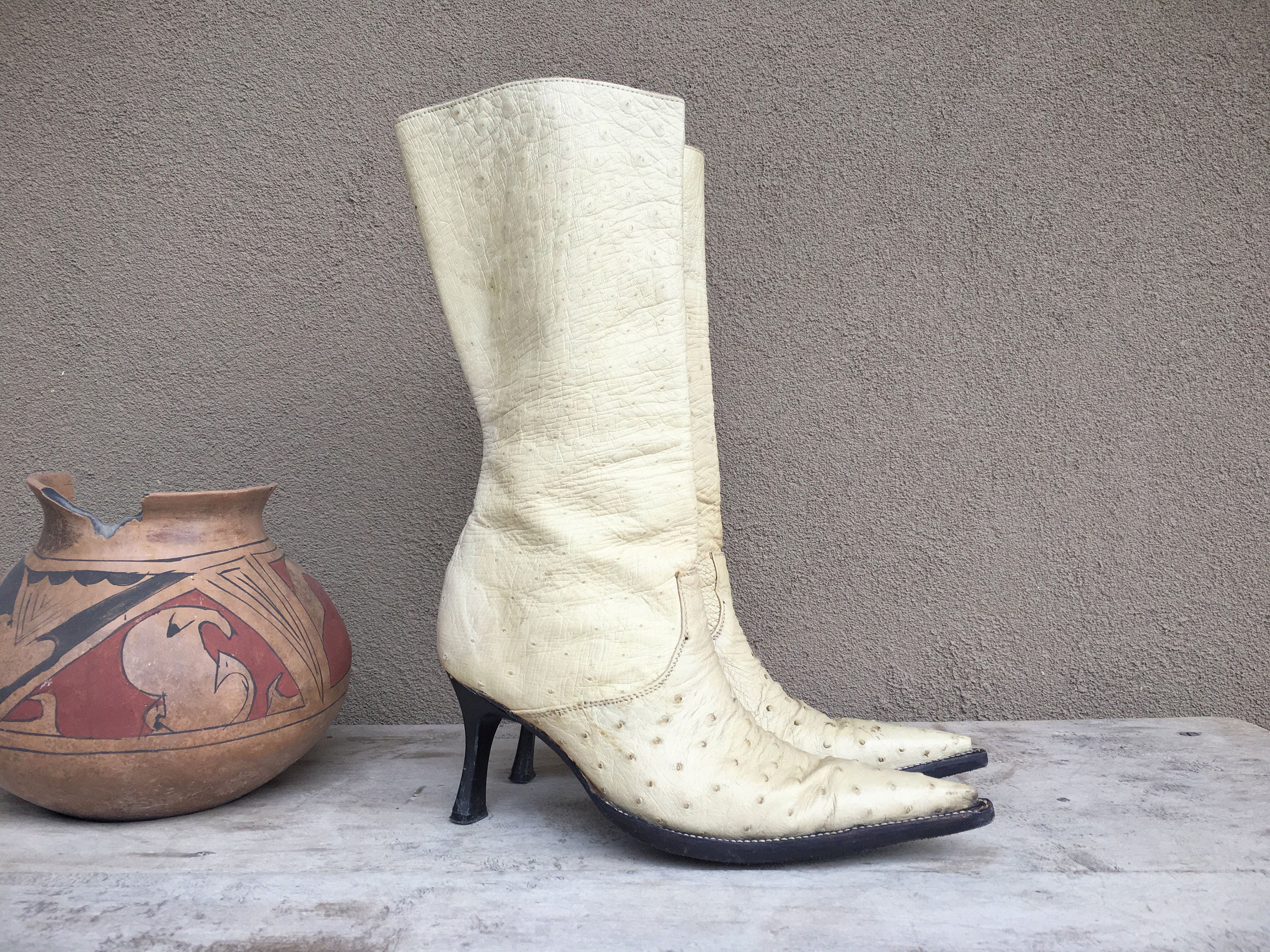 pointy heel boot