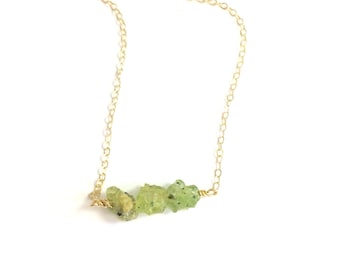 August Birthstone Necklace, Dainty Peridot Necklace, Raw Crystal Necklace, Gemstone Necklace, Peridot Jewelry, August Birthday Gift