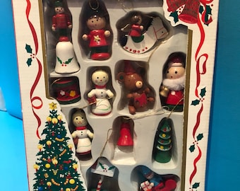 Retro Vintage Kitschy 12 Peice Wooden Christmas Decorations Set 2