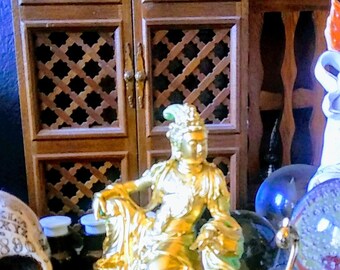 Quan Yin figurine, Kwan Yin, Goddess of Mercy and compassion