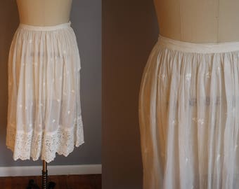 Edwardian Underskirt // Clover Embroidery and Lace // Xs
