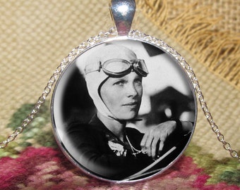 Amelia Earhart Pendant/Necklace Jewelry, Amelia Earhart Necklace Jewelry, Amelia Earhart Photo, Photo Jewelry Glass Pendant Gift