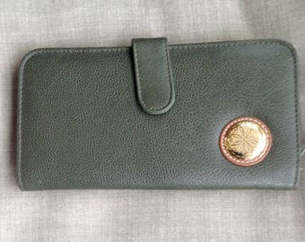 Vintage Mundi Dark Green (olive) clutch wallet EUC