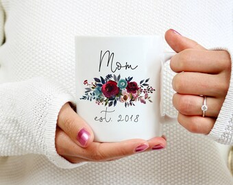 Expecting mom gift, new mom gift, New Mom Mug, new mom, personalized gift, mom est 2018, Gift for Mom, New mom Gifts, Mommy to be mug