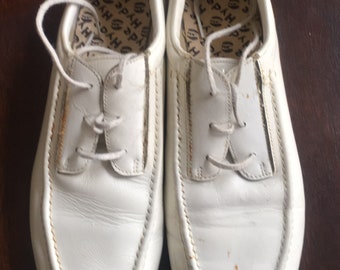 vintage white leather Hyde® bowling shoes (sz 7)