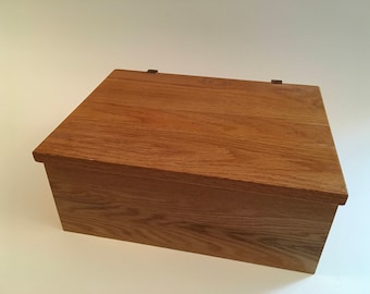 The Oxbridge/Keepsake Box made of oak with tung oil finish