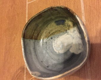 Sky blue and moss square bowl (medium)